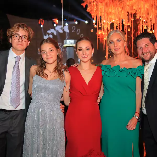 Francisco, Silvana y Luciana Álvarez, Ana Luisa Guerra y Adolfo