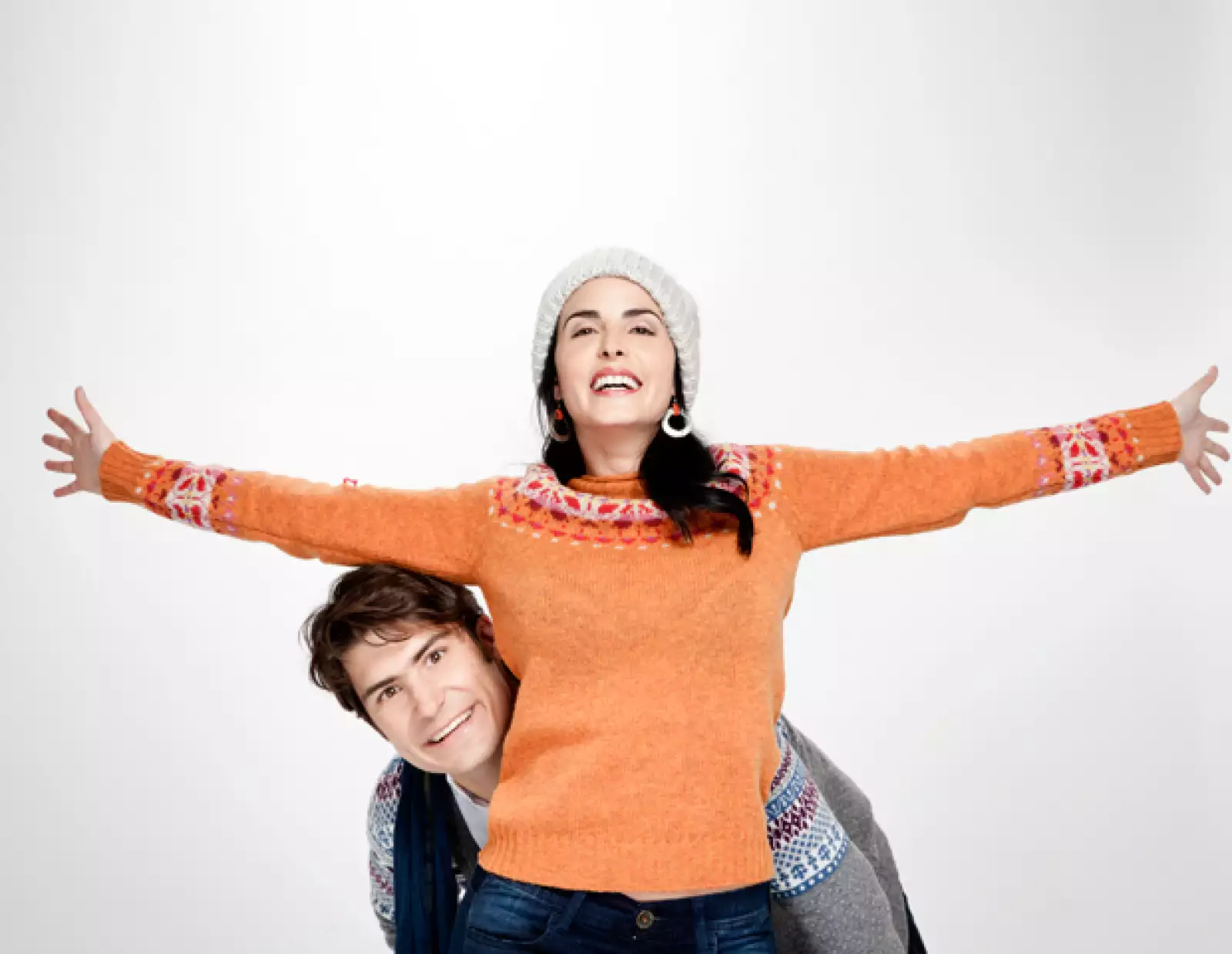 Alex Sirvent y Ximena Herrera disfrutan de la Navidad.