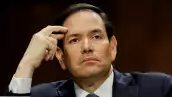 El Secretario de Estado de los Estados Unidos, Marco Rubio, reacciona mientras testifica en una audiencia del Comité de Relaciones Exteriores del Senado sobre la solicitud de presupuesto del Departamento de Estado del presidente de los Estados Unidos, Donald Trump, para el Departamento de Estado, en el Capitolio en Washington, D.C., EE. UU., el 20 de mayo de 2025.