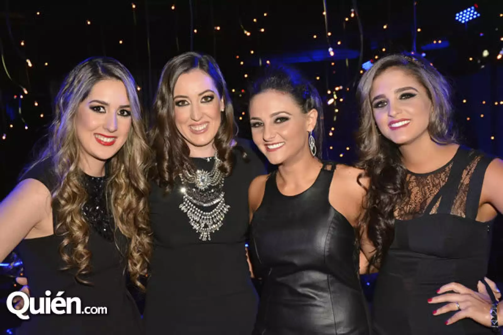 Miriam y Carmen González con Fanny y Daniela Helfon