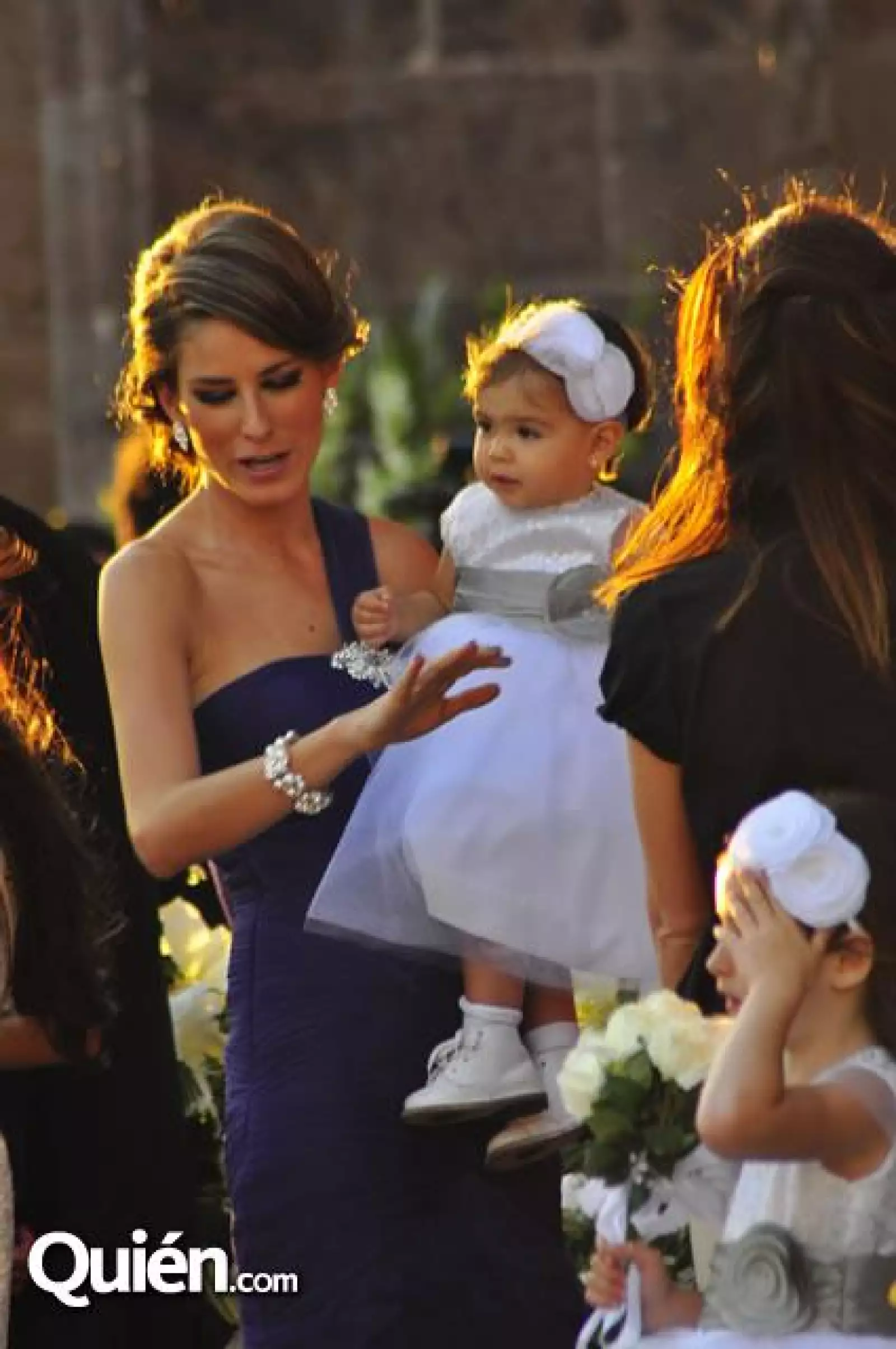 Alina Bracamontes con la pequeña Ali