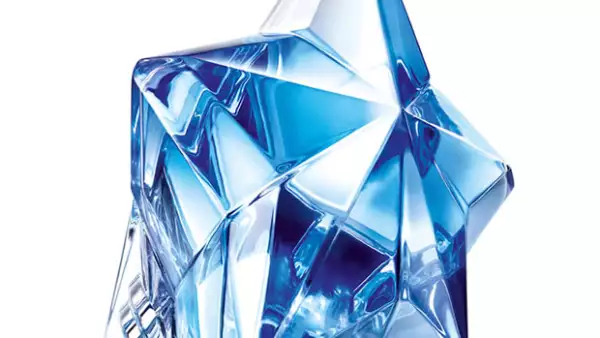 Angel by Thierry Mugler se reinventa para traernos nuevas experiencias en todos los sentidos. Su nueva embajadora nos lo demuestra.