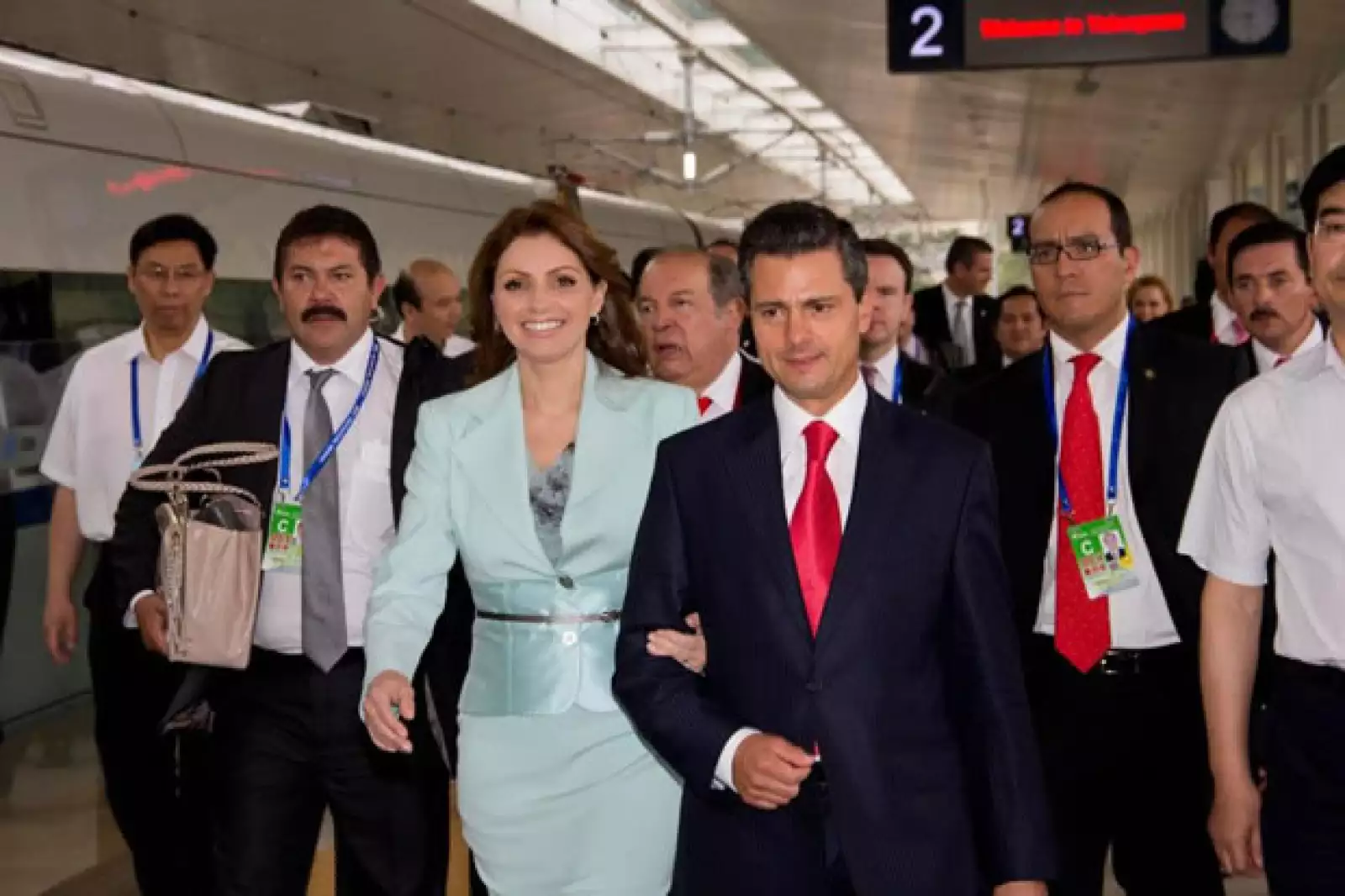 Para continuar su gira por la ciudad de Boao, los Peña viajaron en tren.