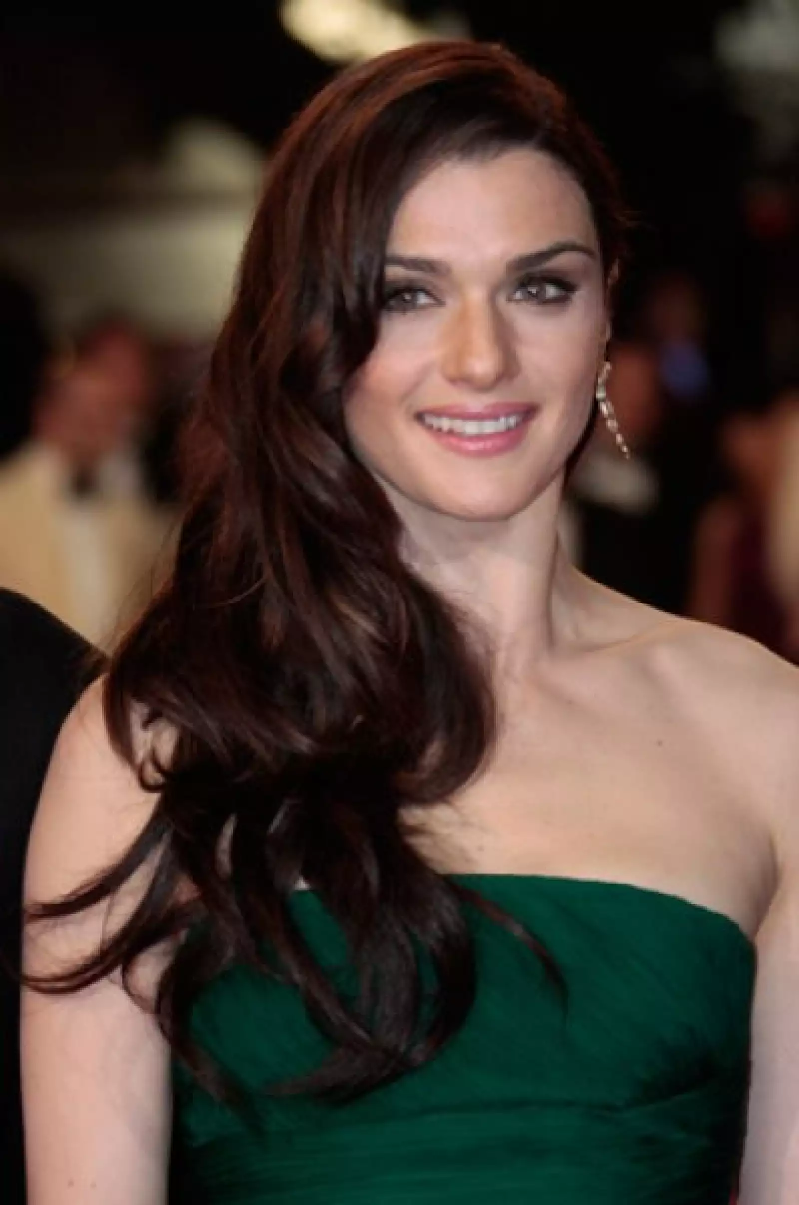 Rachel Weisz, ganadora del Oscar, es una actriz que encanta por su naturalidad y belleza.