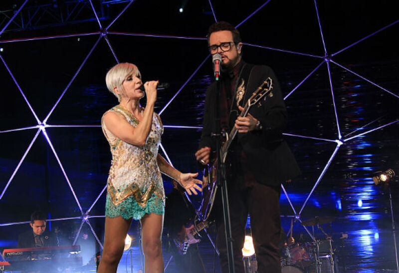 Aleks Syntek formó parte de la grabación con Duele el amor, un éxito del 2004.