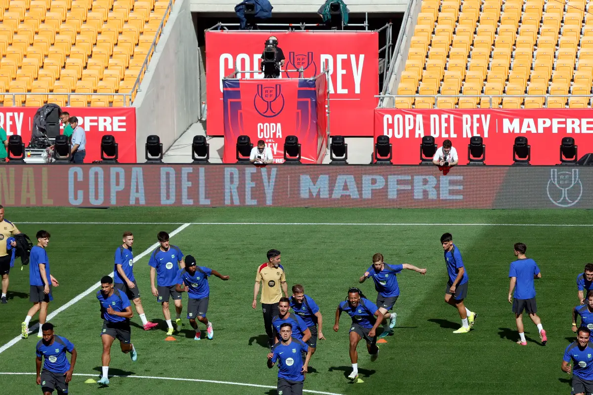 arbitro-en-la-final-copa-del-rey.jpg