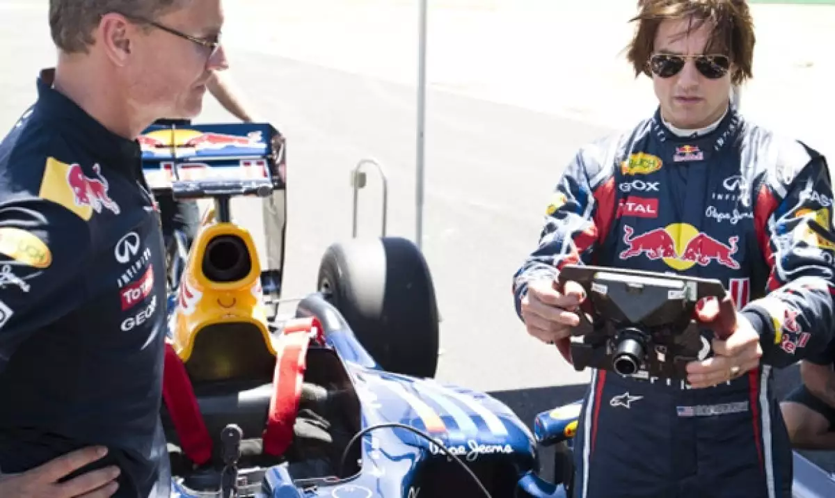David Coulthard le dio consejos a Tom Cruise para poder pilotear un Fórmula 1.