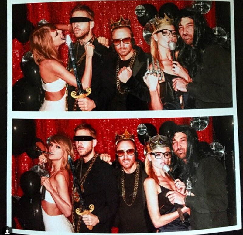 Taylor se divirtió con el photoboot instalado en la fiesta.