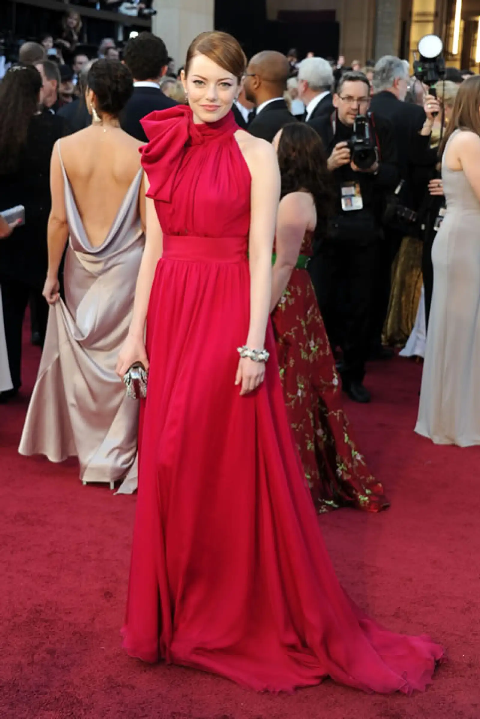 En 2012, Emma Stone fue una de las mejor vestidas de la noche en Giambattista Valli.