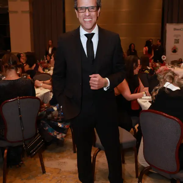 Marco Antonio Regil 