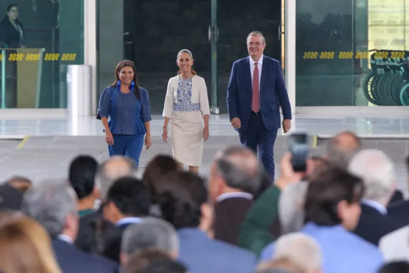 El gobierno presentó un plan para agilizar inversión en México