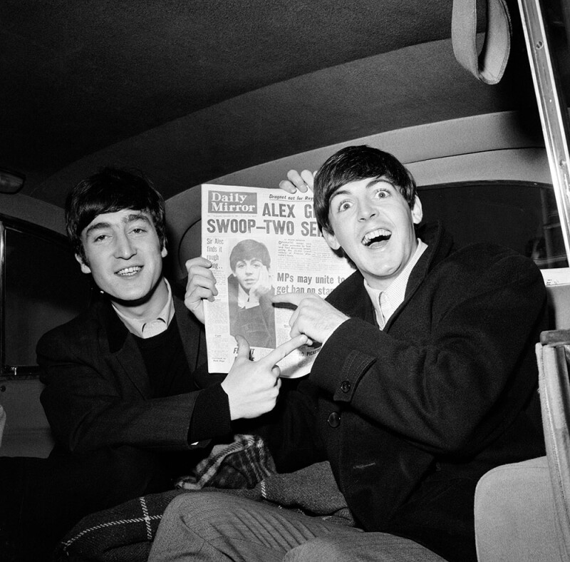 John Lennon y Paul McCartney. (Mirrorpix/Mirrorpix via Getty Images)