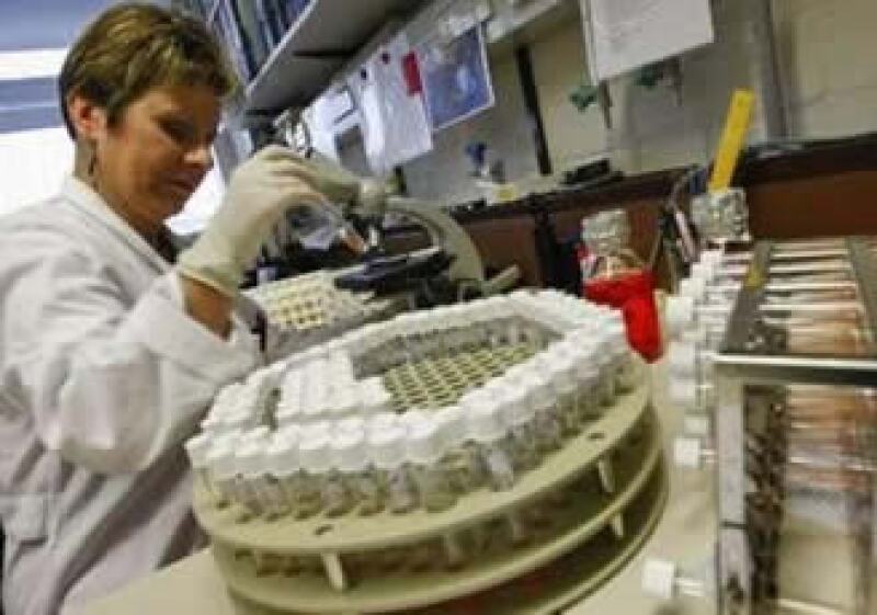 México espera tener las primeras dosis contra la influenza humana a finales de año. (Foto: Reuters)