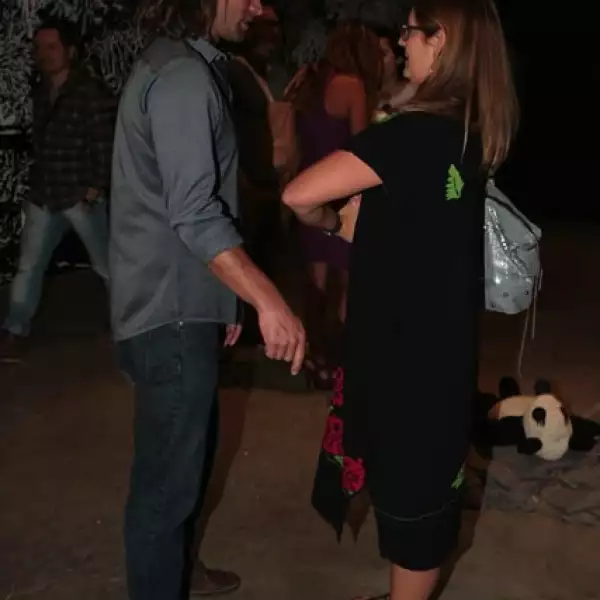 Adrián Burns y Déborah Vértiz