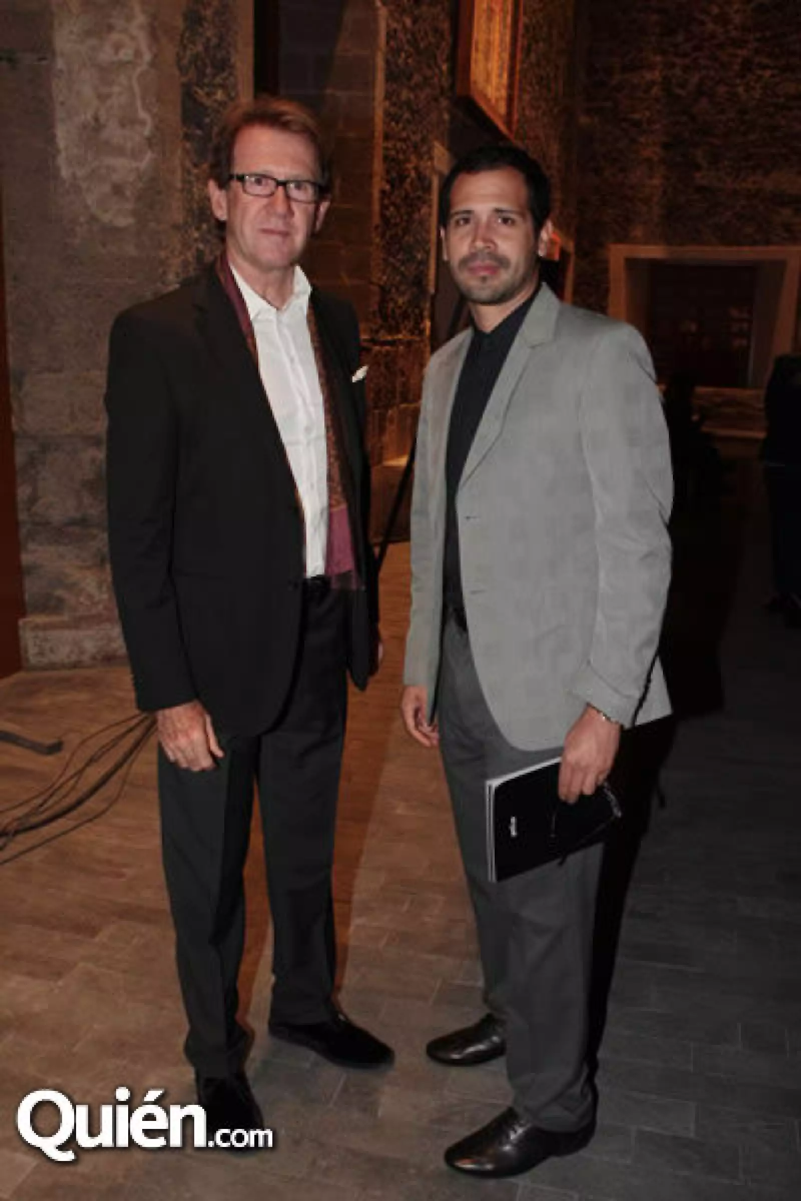 Manuel Mestre,Victor Velueta Pola