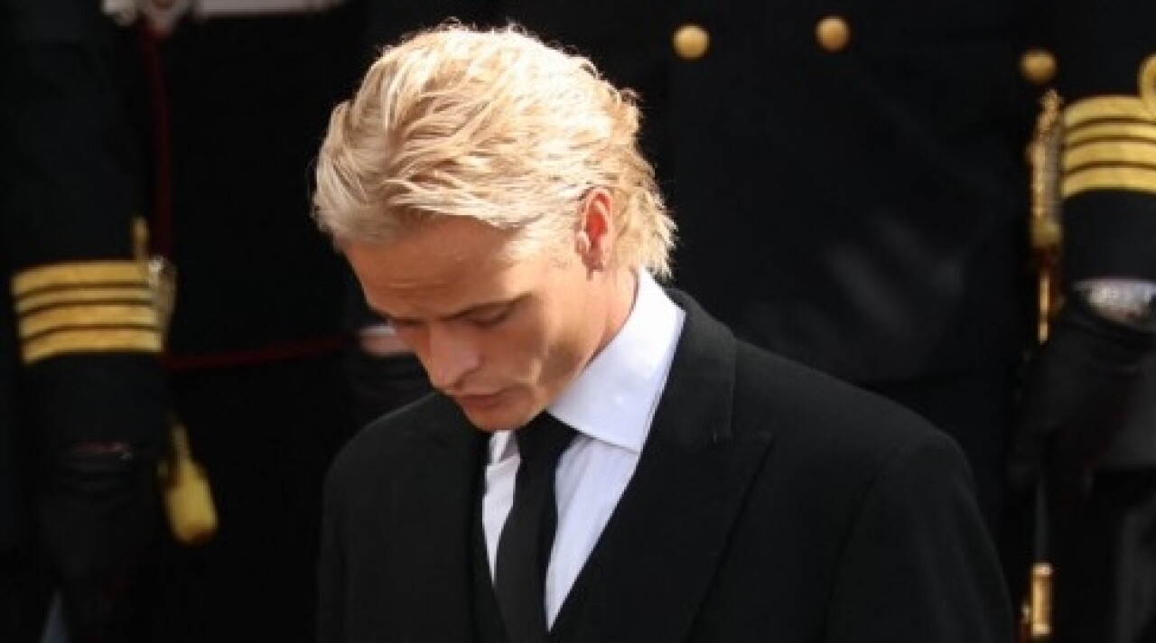 Pese a su arresto domiciliario por violación, Marius Borg reaparece en el funeral de su 'abuelo', el rey Harald