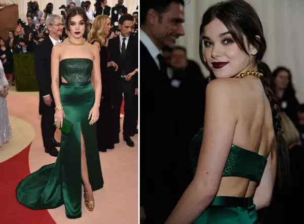 Hailee destacó en un vestido verde esmeralda en la Met Gala.