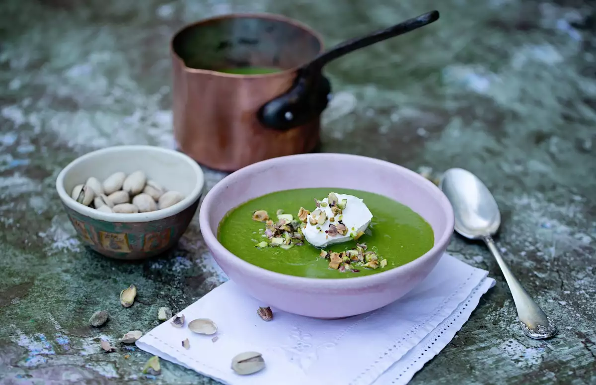 Sopa poblano c_pistache.jpg
