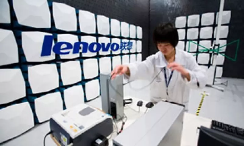 Lenovo compró en 2005 la división de computadoras personales de IBM. (Foto: Cortesía CNNMoney.com)