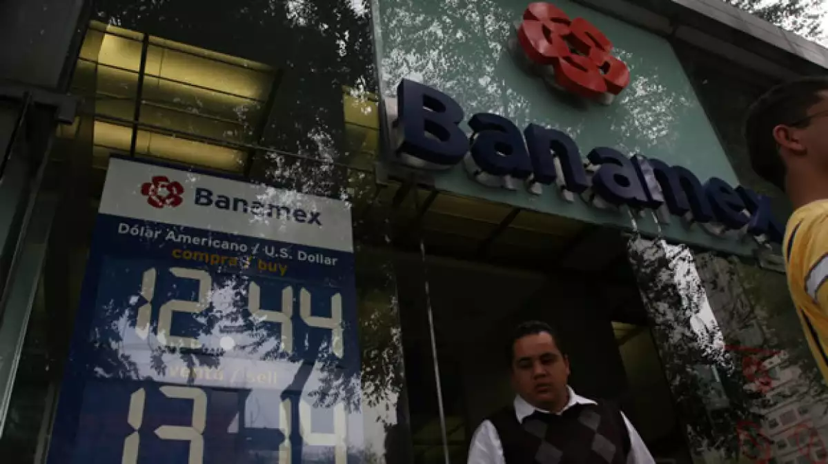 La disposición tiene el propósito de proteger la información personal en manos de bancos, aseguradoras o telefónicas