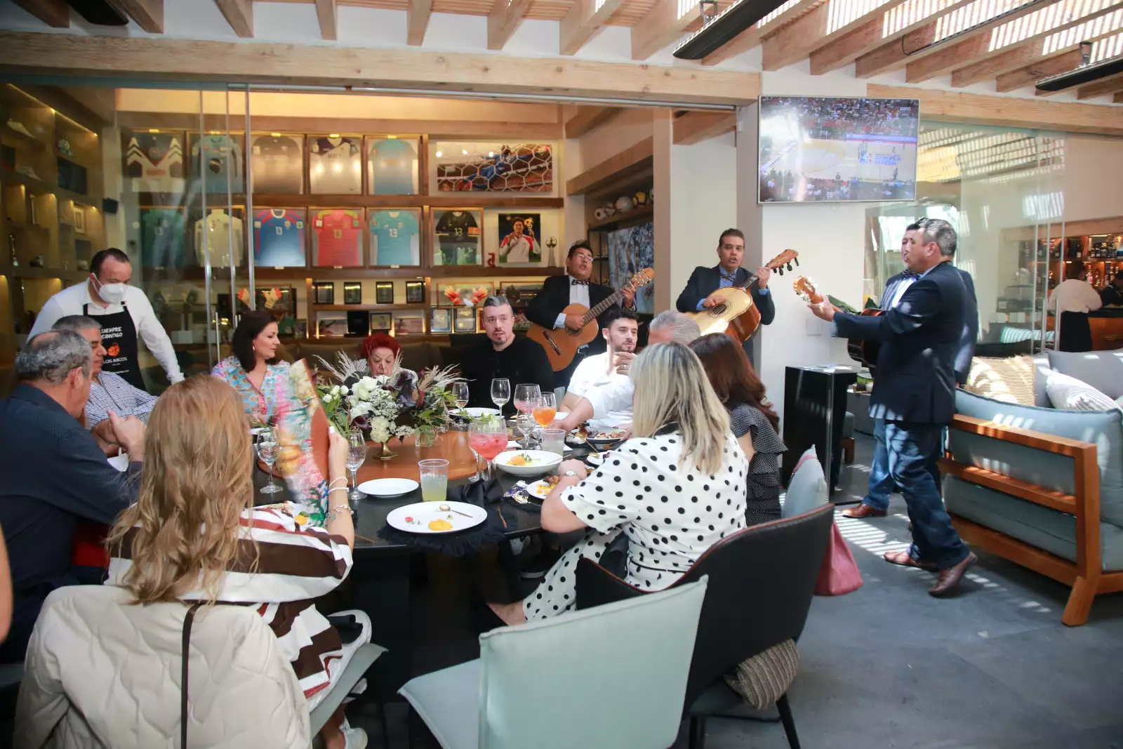 COMIDA CUMPLEAÑOS MEMO OCHOA