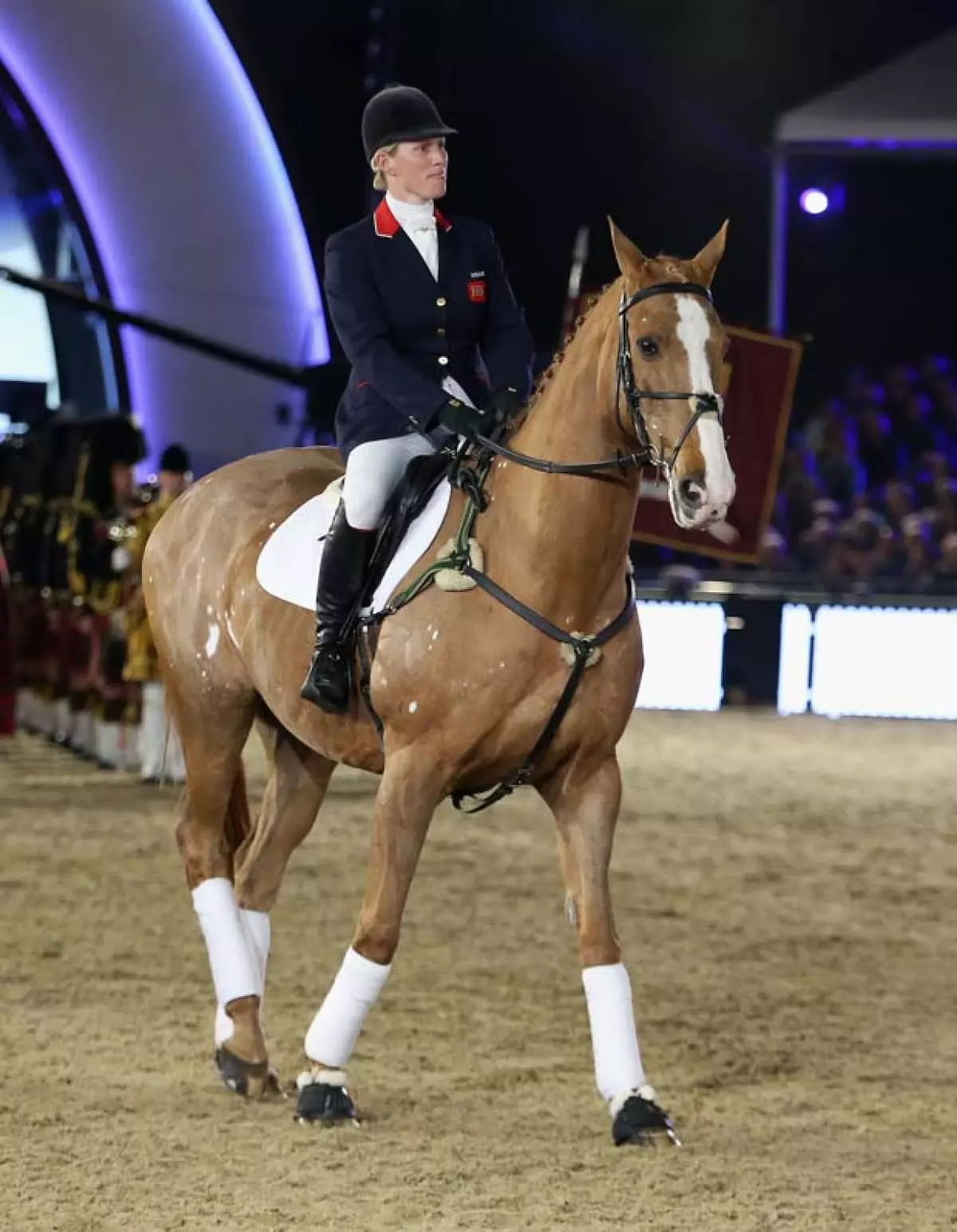 También desfiló en su caballo la hija de la princesa Anne y nieta de la reina Isabel II, Zara Tindall.