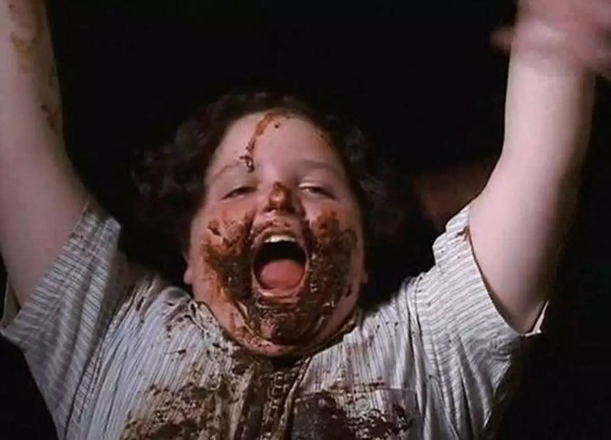 ¡Bruce Bogtrotter ya creció! Aquél niño que retó a Tronchatoro en el comedor, comiéndose un pastel enorme, ha cambiado increíblemente de apariencia.