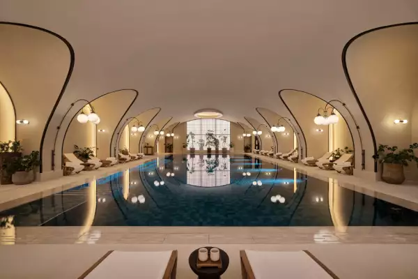 Primera piscina six senses.png
