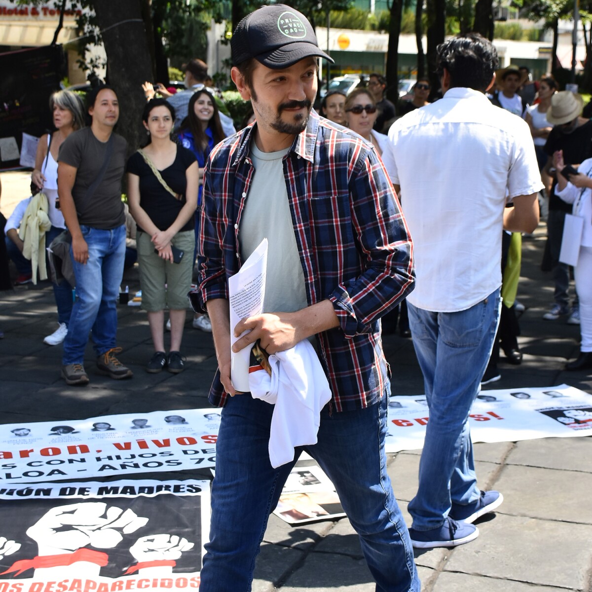 Download Pico Alexander And Renata Balleza Pictures