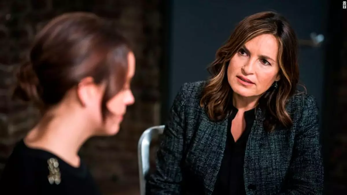 180926155725-01-mariska-hargitay-olivia-benson-svu-exlarge-169.jpg