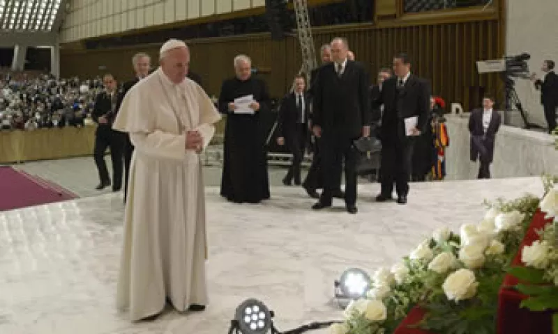 El papa Franciso comparó a los curas y monjas chismosos con terroristas. (Foto: EFE )