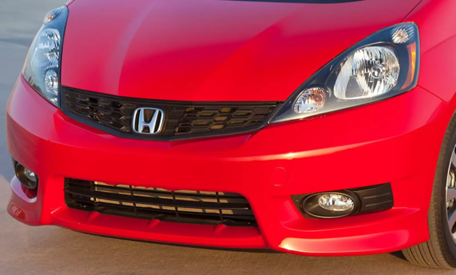 El Honda Fit 2013 inició su comercialización la segunda quincena de Junio, desde 202,000 hasta 234,000 pesos.