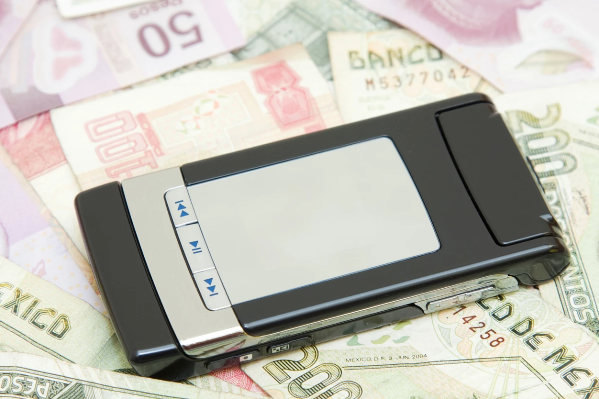 mobile phone and mexican pesos