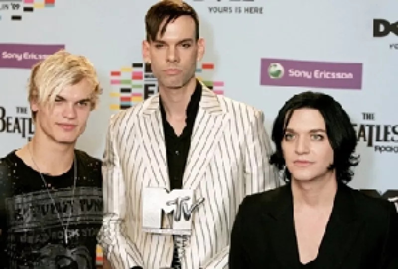 El grupo británico anuncia que donará lo que obtenga del concierto para los damnificados.