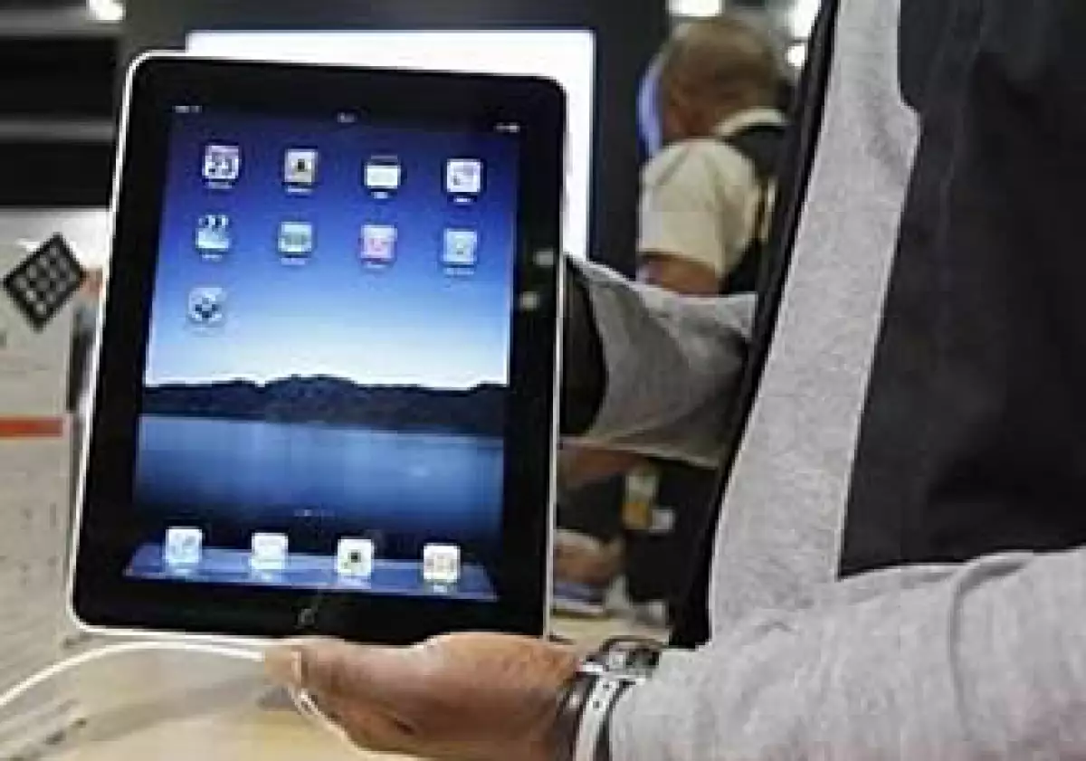 La iPad podía ser comprada en Internet hasta en 15,000 pesos antes de su distribución oficial en México. (Foto: Reuters)