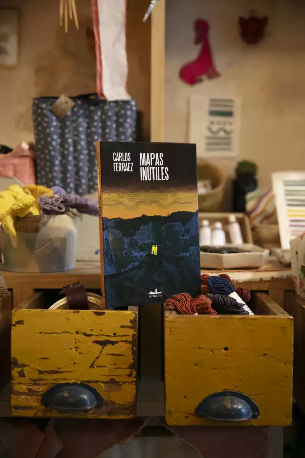 Mapas inútiles editado por Almadia. 