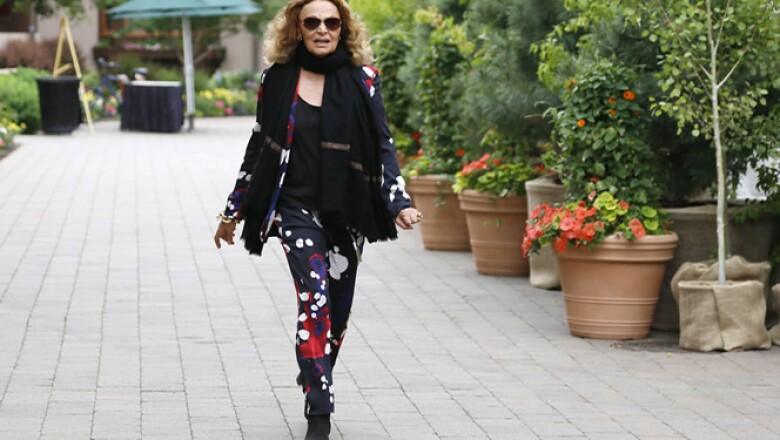 La diseñadora de modas Diane von Furstenberg mostró sus creaciones en la reunión anual de Idaho.