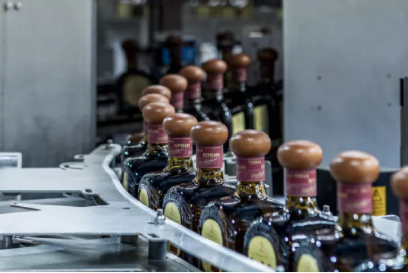 Estados Unidos compra 8 de cada 10 litros de tequila que exporta México