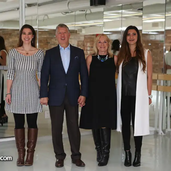 Elizabeth Sánchez, Jorge Sánchez, Pauline Charnock y Kay Brawn