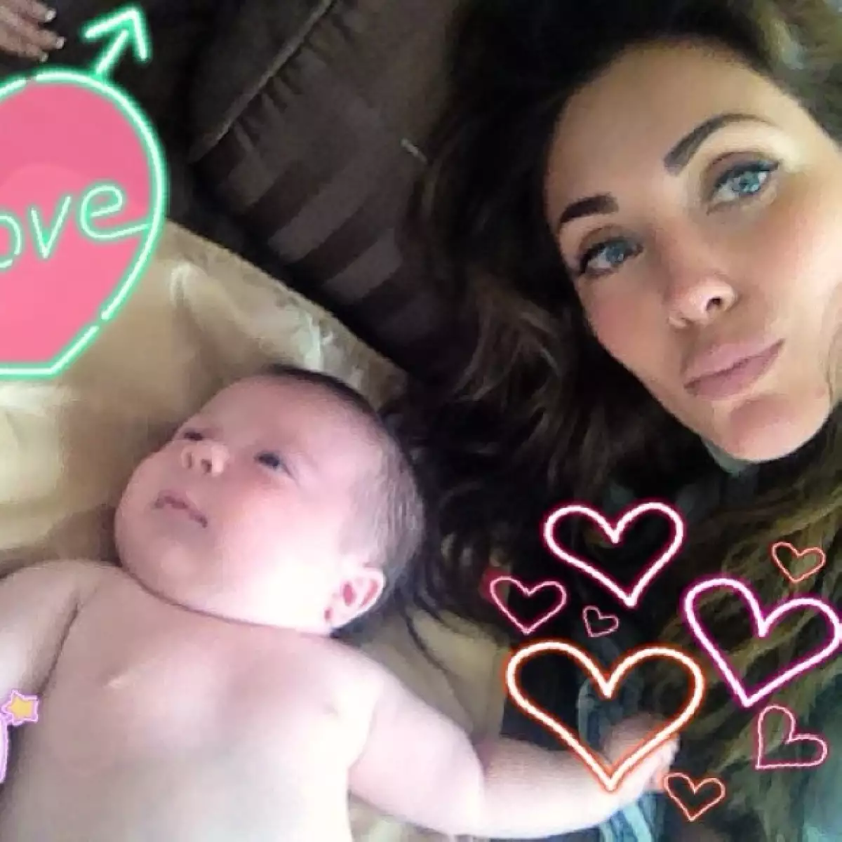 Anahí compartió esta imagen de su nuevo sobrinito.