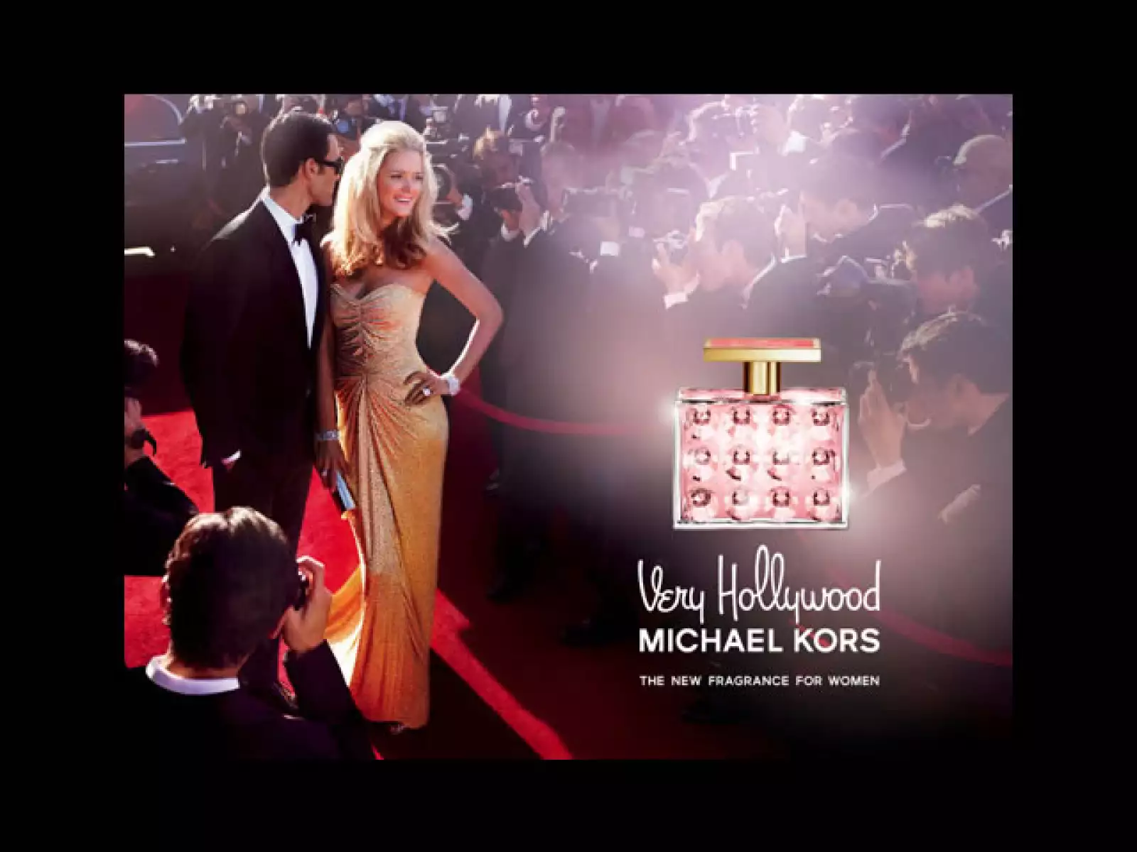 Very Hollywood tiene mandarina, gardenia y pachuli para una mujer seductora y cautivadora.