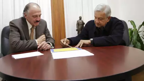 AMLO y Rioboó