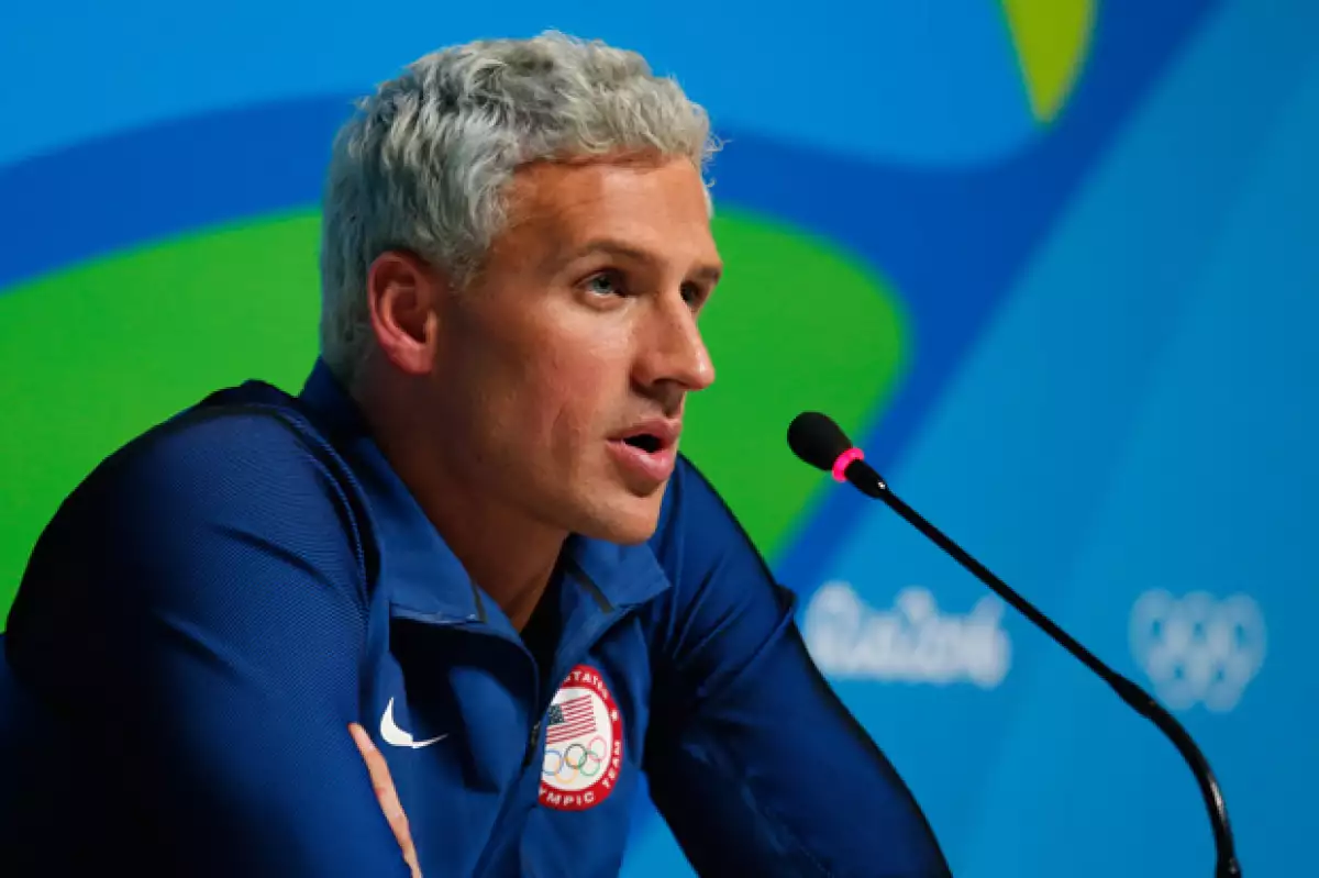 El representante de Estados Unidos, Ryan Lochte aseguró que él y otros tres de sus compañeros fueron víctimas de la delincuencia.