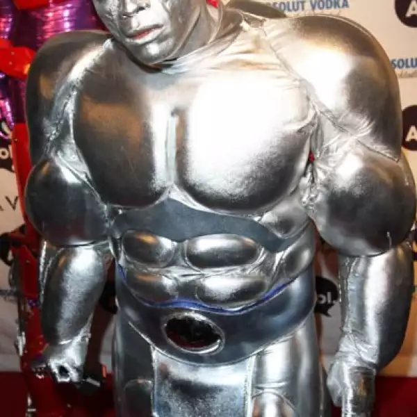 Seal, esposo de Heidi, también llamó la atención con este peculiar disfraz.