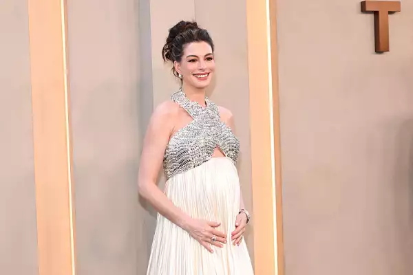 Anne Hathaway