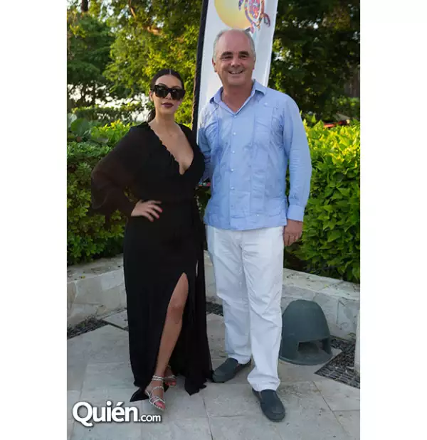 Kim Kardashian y Carl Emerson, gerente general de St. Regis Punta MIta