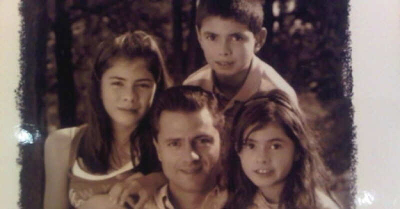 Enrique Peña Nieto con Paulina, Alejandro y Nicole.