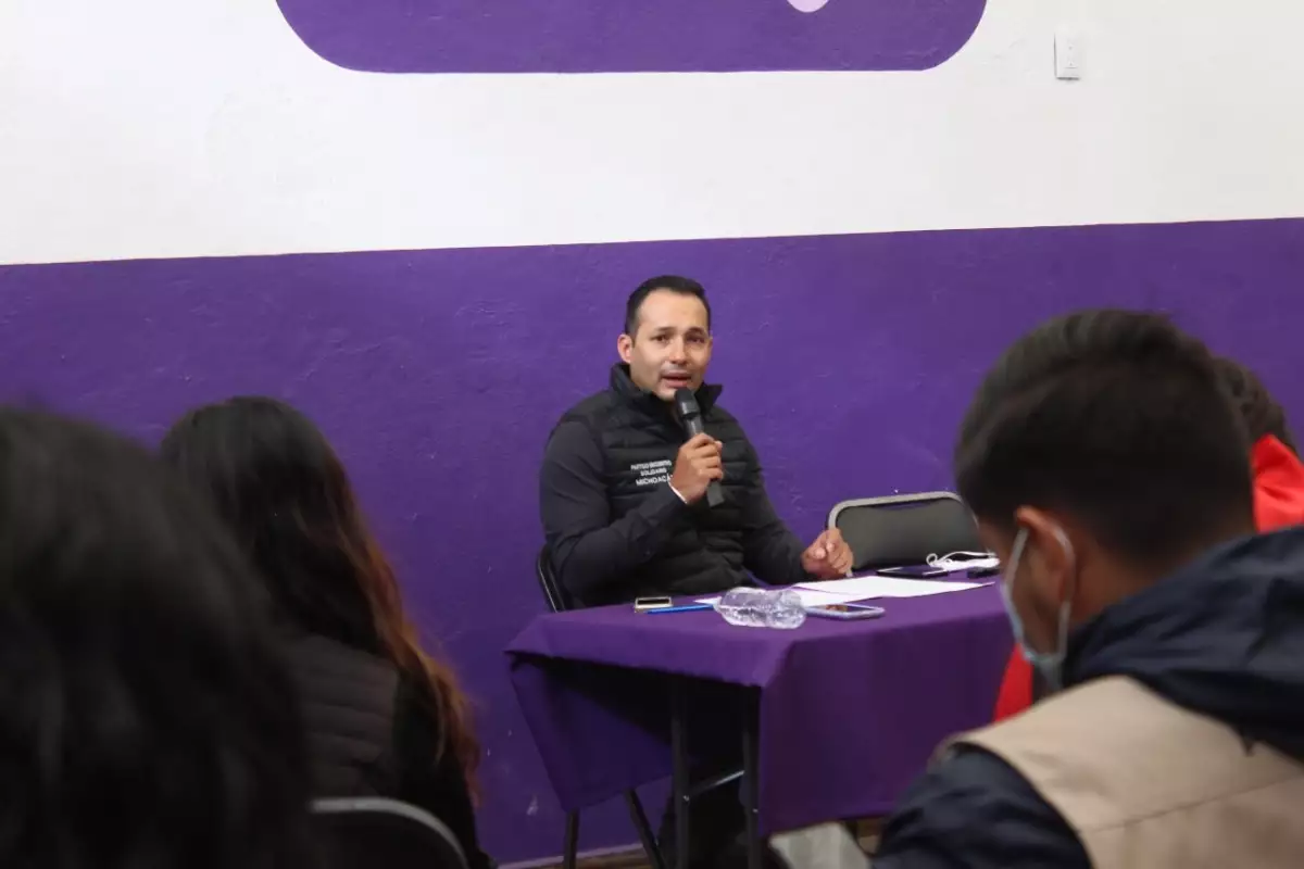 El presidente del PES en Michoacán, Eder López García