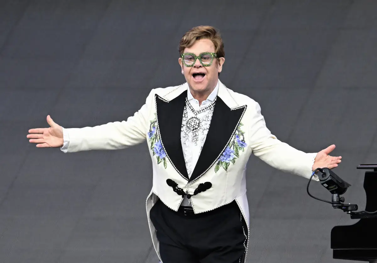 elton-john-casa-blanca