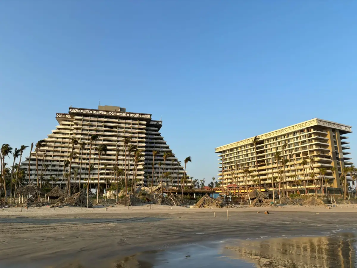 Entre escombros y esperanza: la desigual reconstrucción de Acapulco